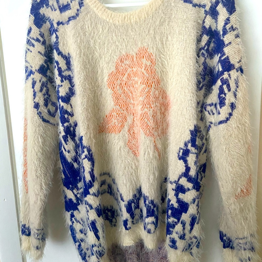 Adorable soft Anthropologie sweater